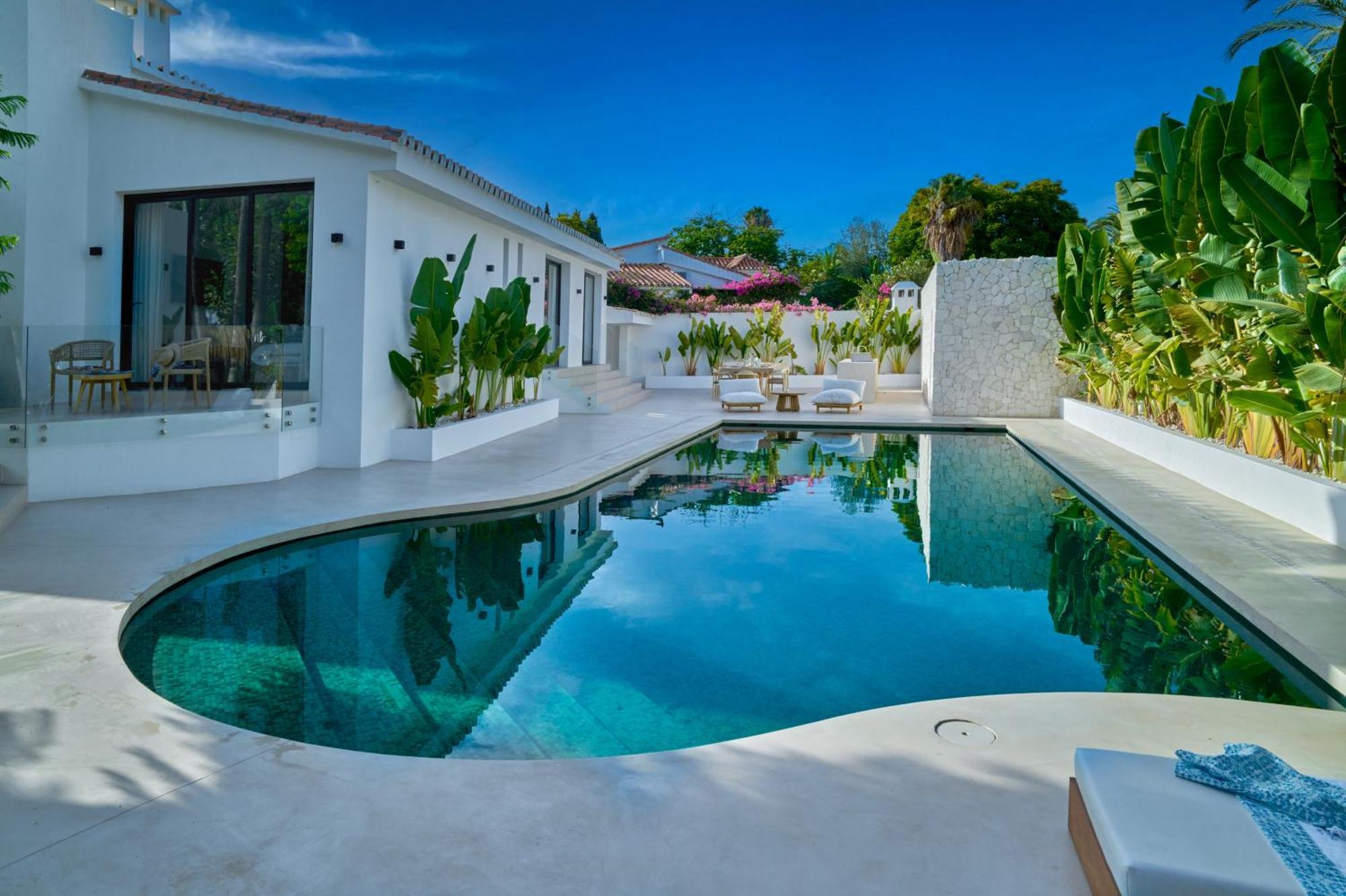 Villa Peman Luxurious Beachside