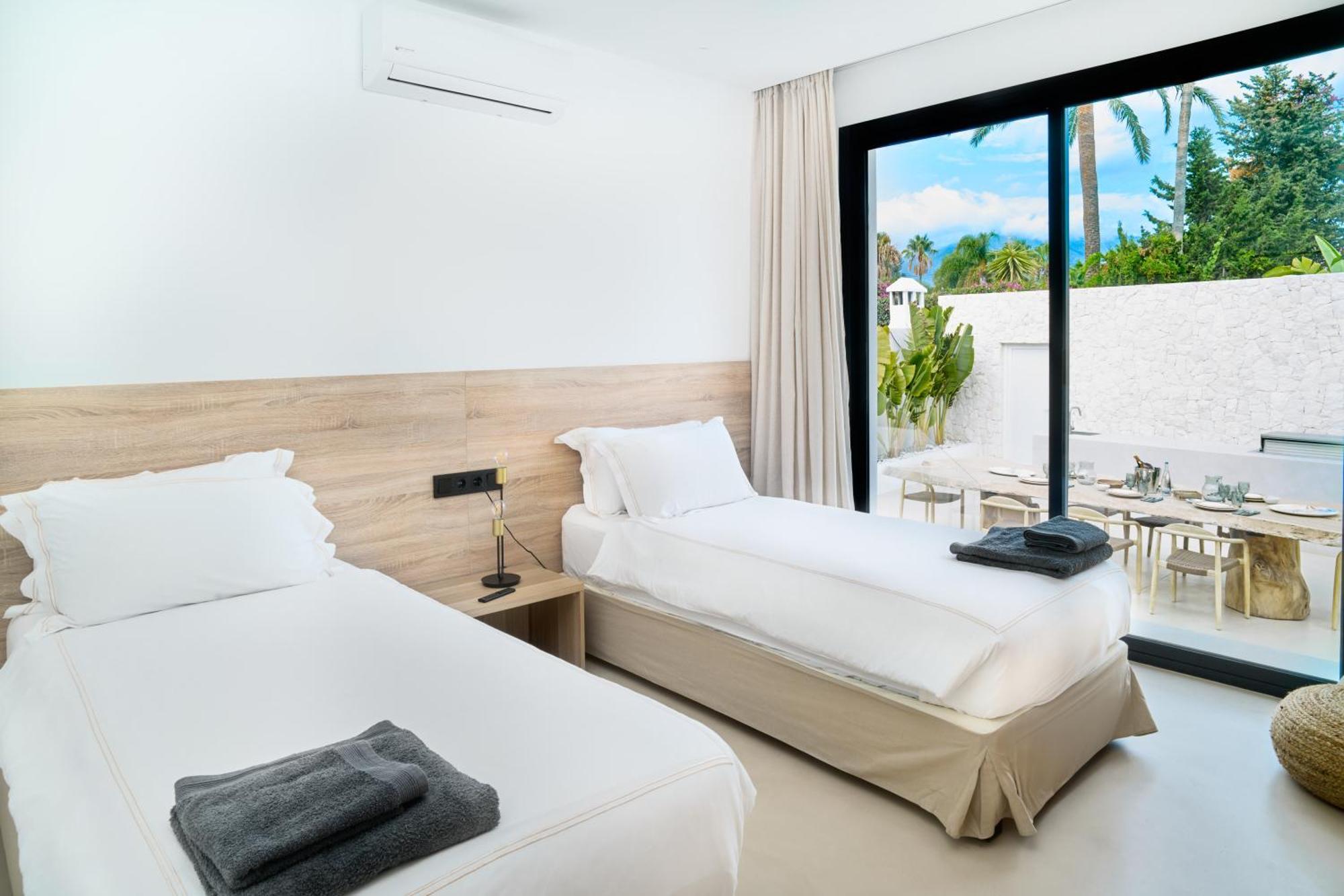 Peman Luxurious Beachside Marbella