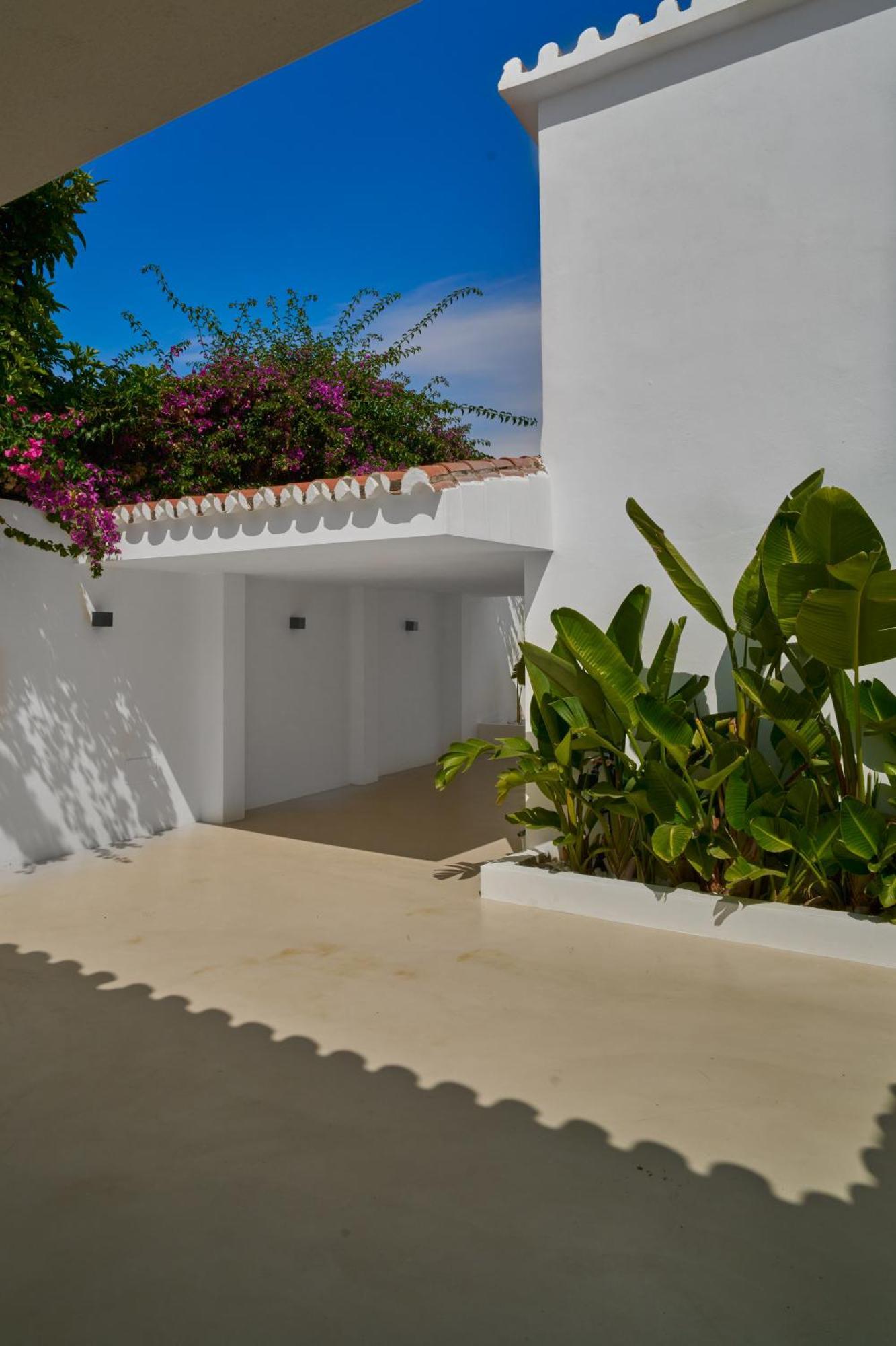 Villa Peman Luxurious Beachside
