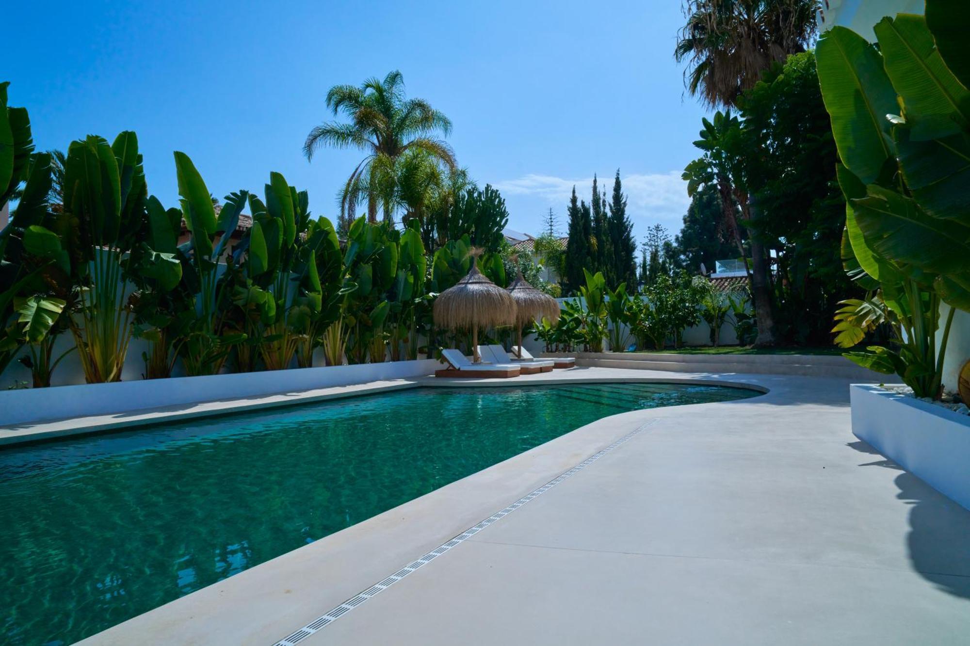 Villa Peman Luxurious Beachside *