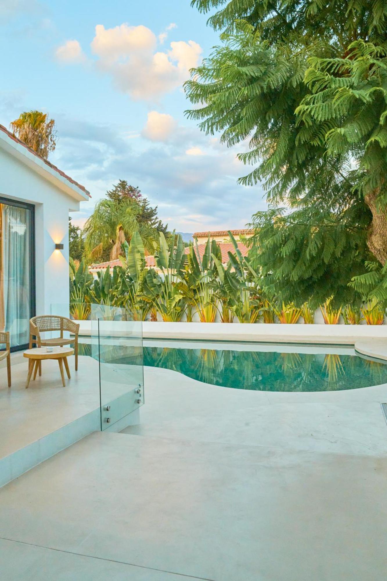 Villa Peman Luxurious Beachside *